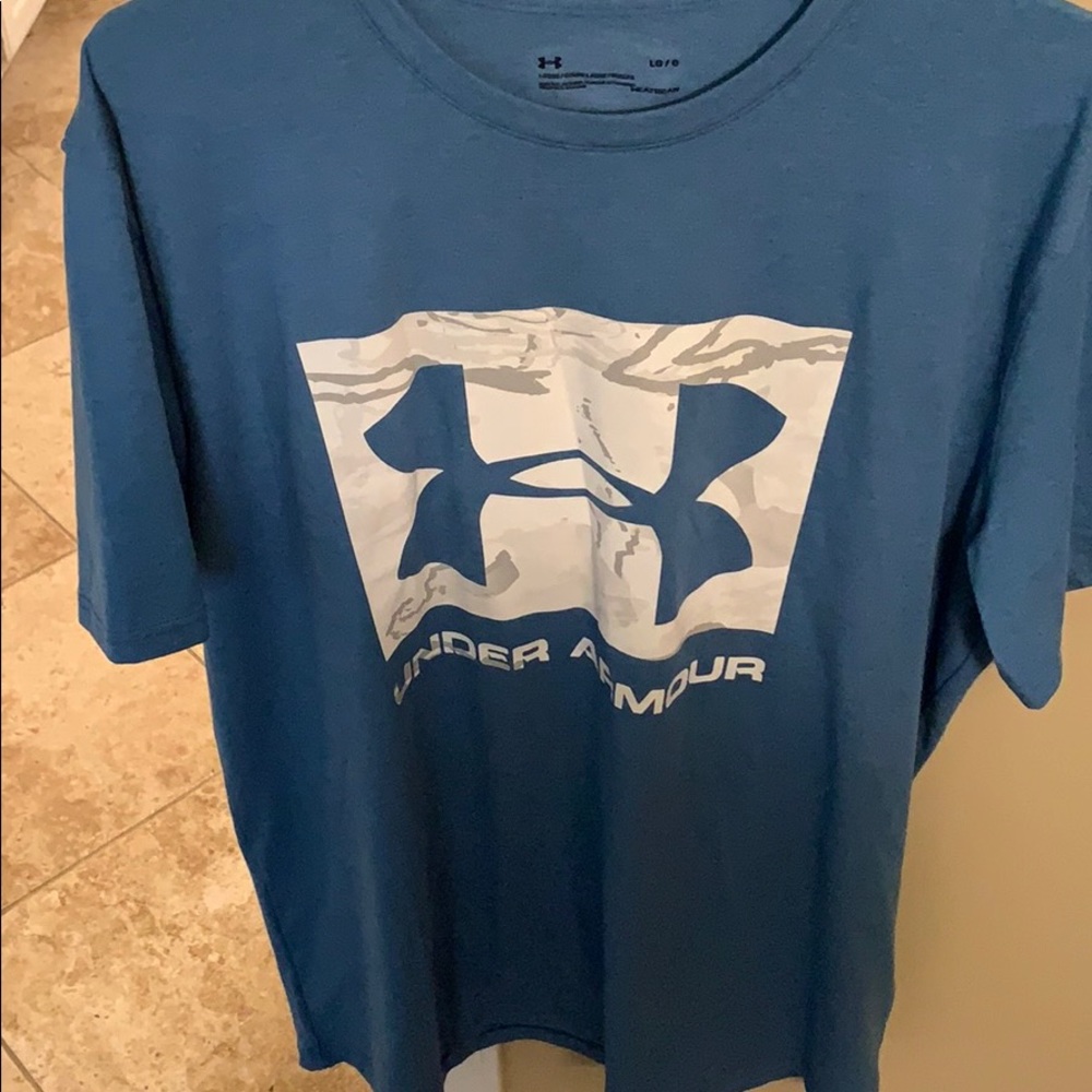 Under armor men’s short sleeve shirt